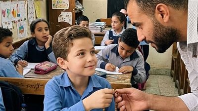 عندما يعامل المعلم تلميذه كابنه