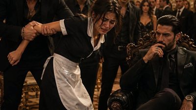 زعيم المافيا والخدامه